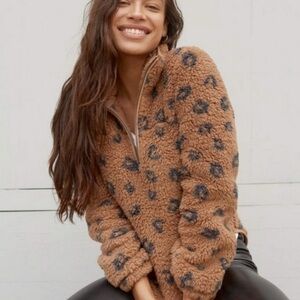 Abercrombie & Fitch Soft
Collection Leopard Print Fleece Jacket Size M